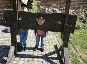 Wycieczka do Zamku w Łęczycy - Pszczółki i Biedronki