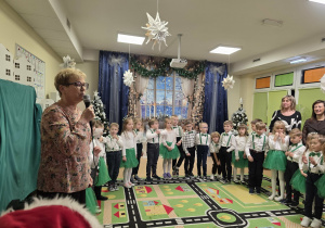 Pani dyrektor składa dzieciom i ich bliskim życzenia świateczne
