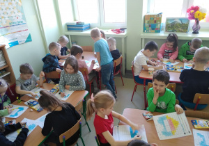 Dzieci tworzą "serce" dla Ukrainy - kodowanie według współrzędnych