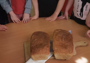 upieczony chleb gotowy do jedzenia