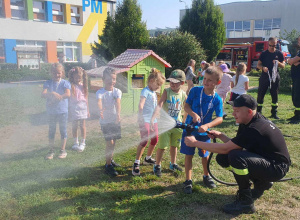 Spotkanie ze Strażą Pożarną w ogrodzie przedszkolnym