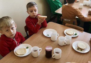 Śniadanie w grupie Jagódek